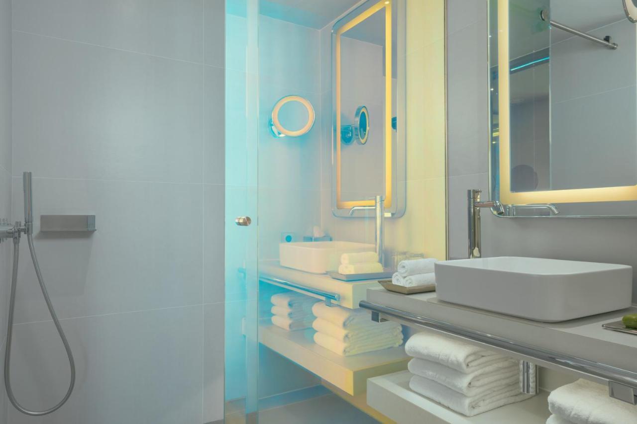 Escape Two-Bedroom Family Suite Sea View Balcony