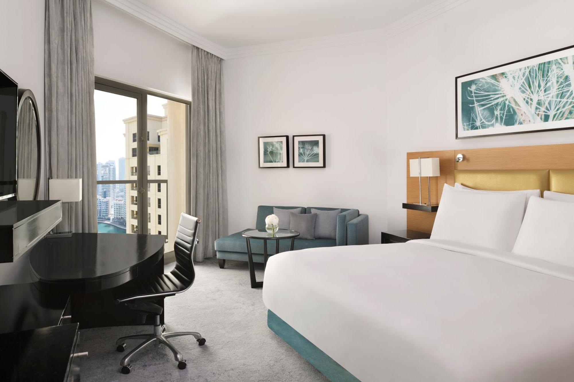Superior Zimmer mit Kingsize-Bett und Balkon