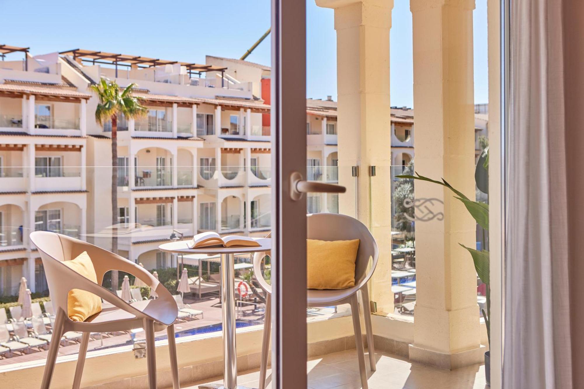 One-Bedroom Suite Pool View