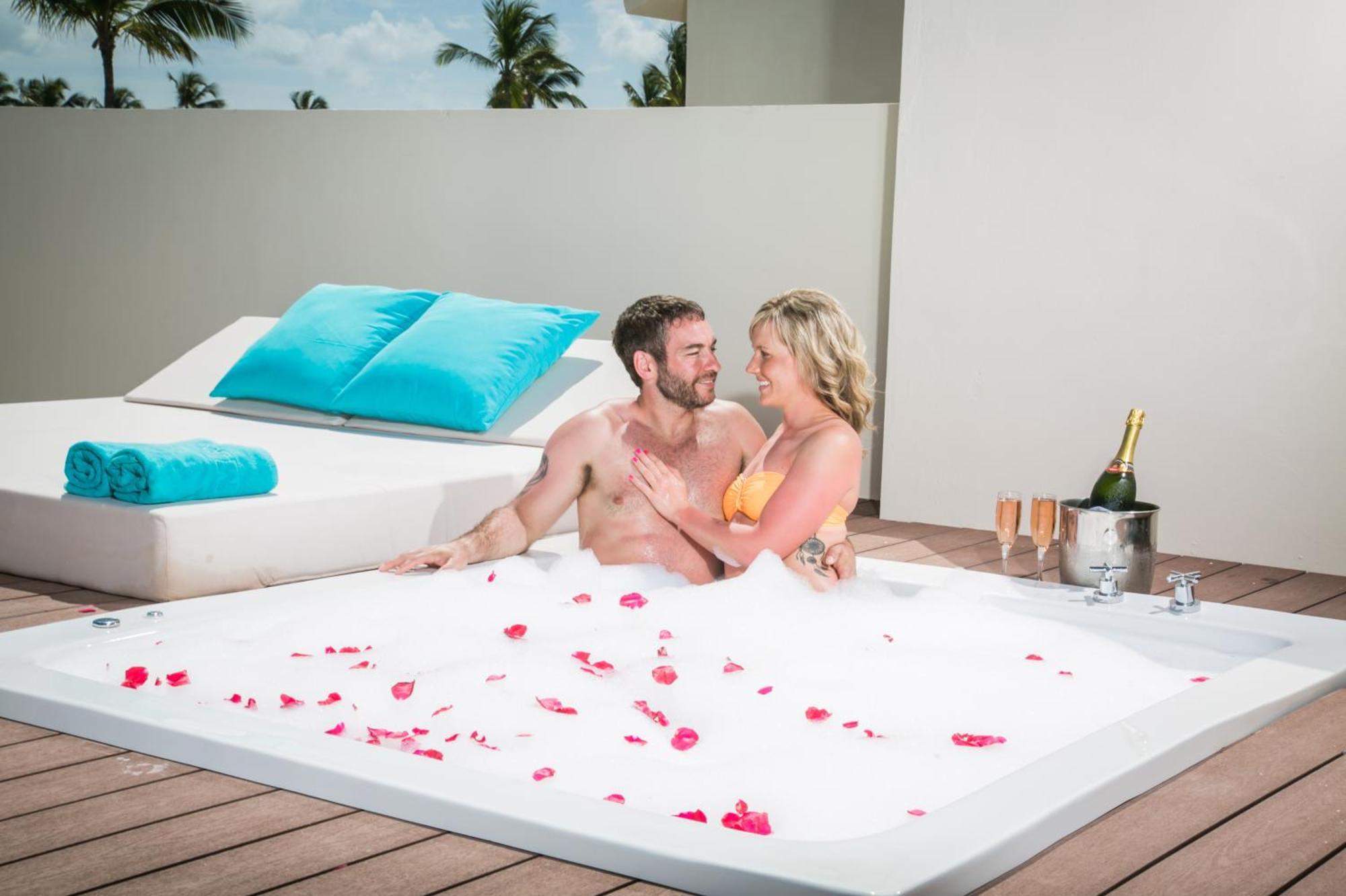 Suíte VIP Mirage com Vista Panorâmica e Wi-Fi Gratuito (Cobertura com Banheira de Hidromassagem ao Ar Livre) - Somente Maiores de 18 Anos