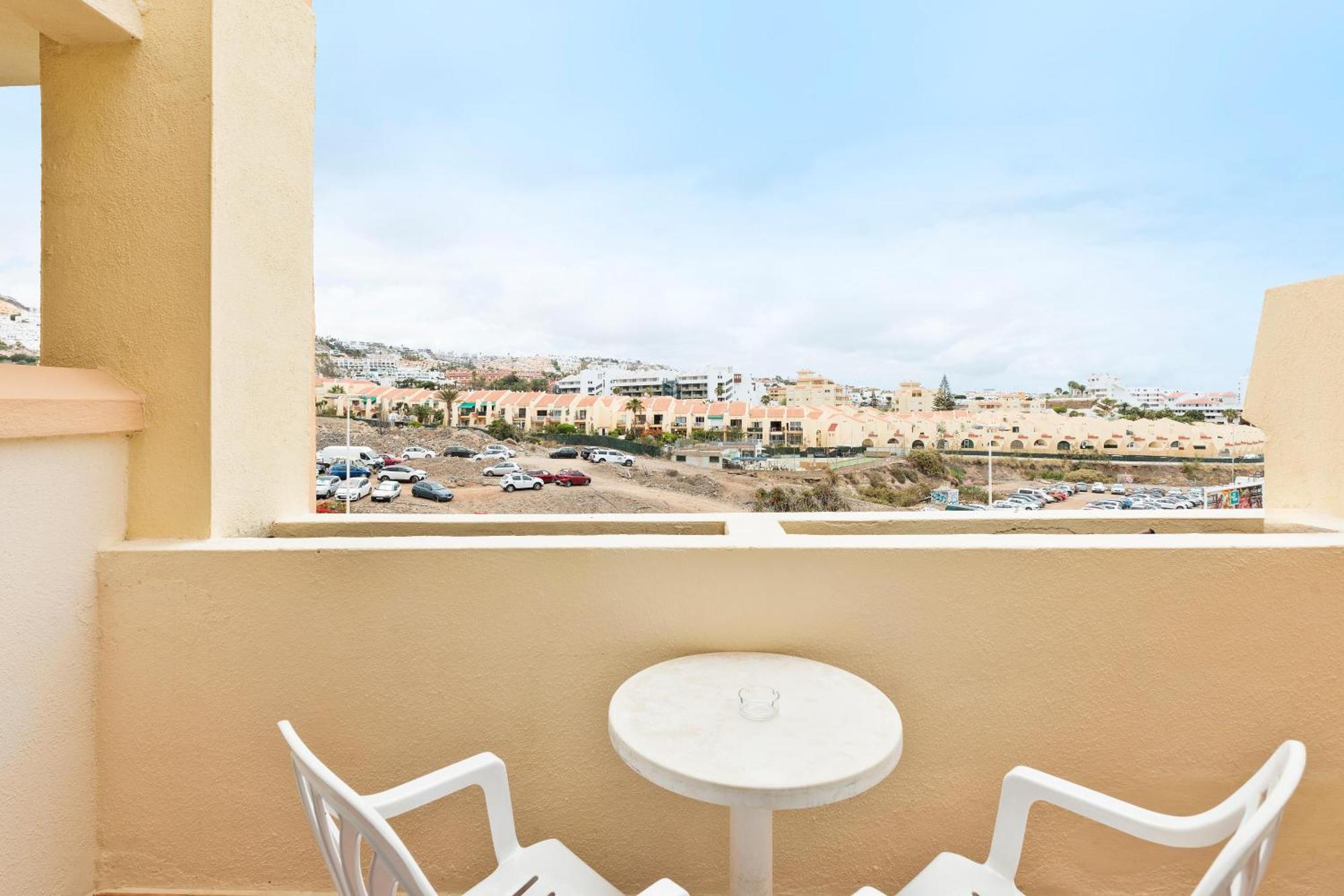 Double Room with Balcony (2 Adults + 1 Child),1602325517:JPEG