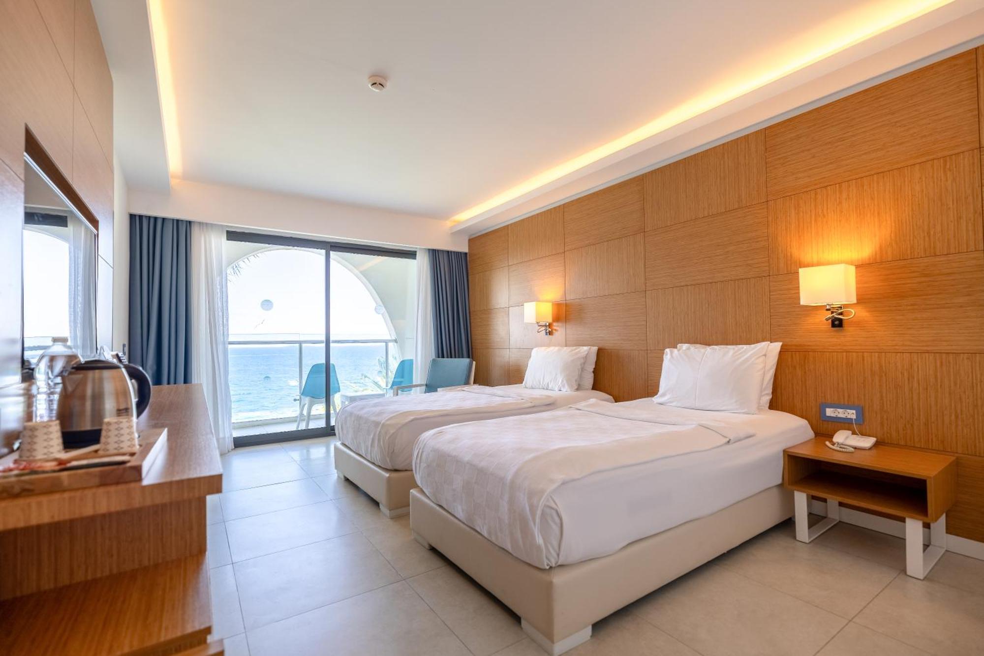 Superior Double or Twin Room Sea View