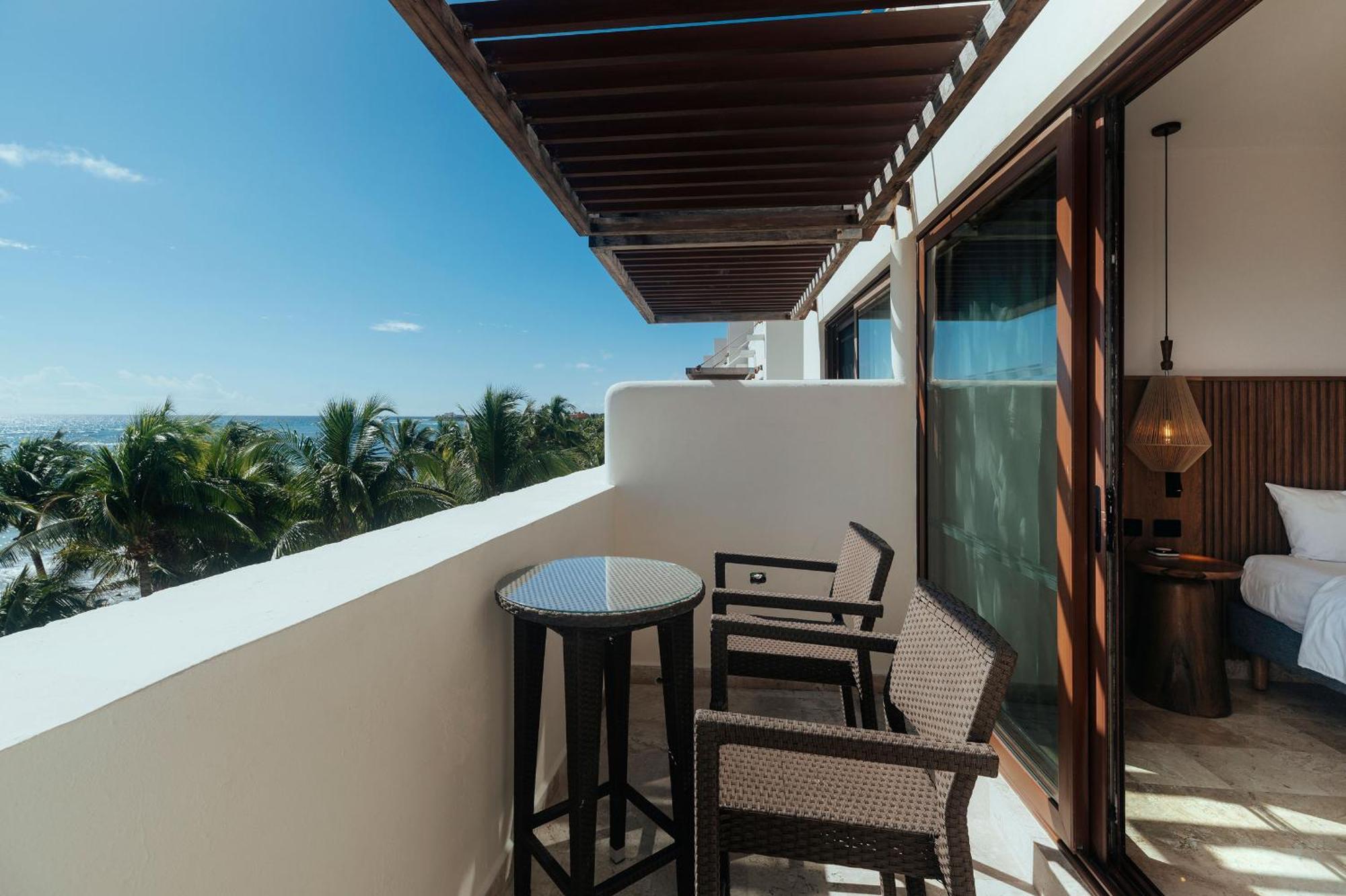 Junior Suite Premium Ocean Front