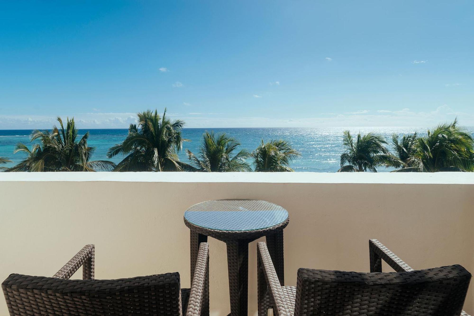 Junior Suite Premium Ocean Front