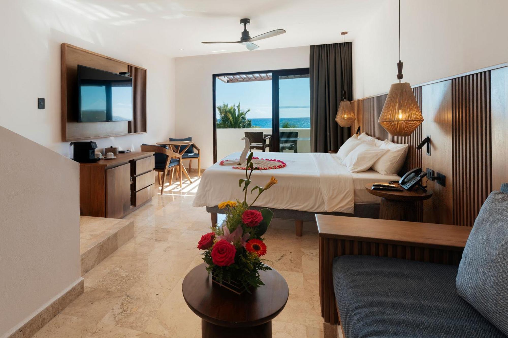 Junior Suite Penthouse Premium Rooftop Ocean Front