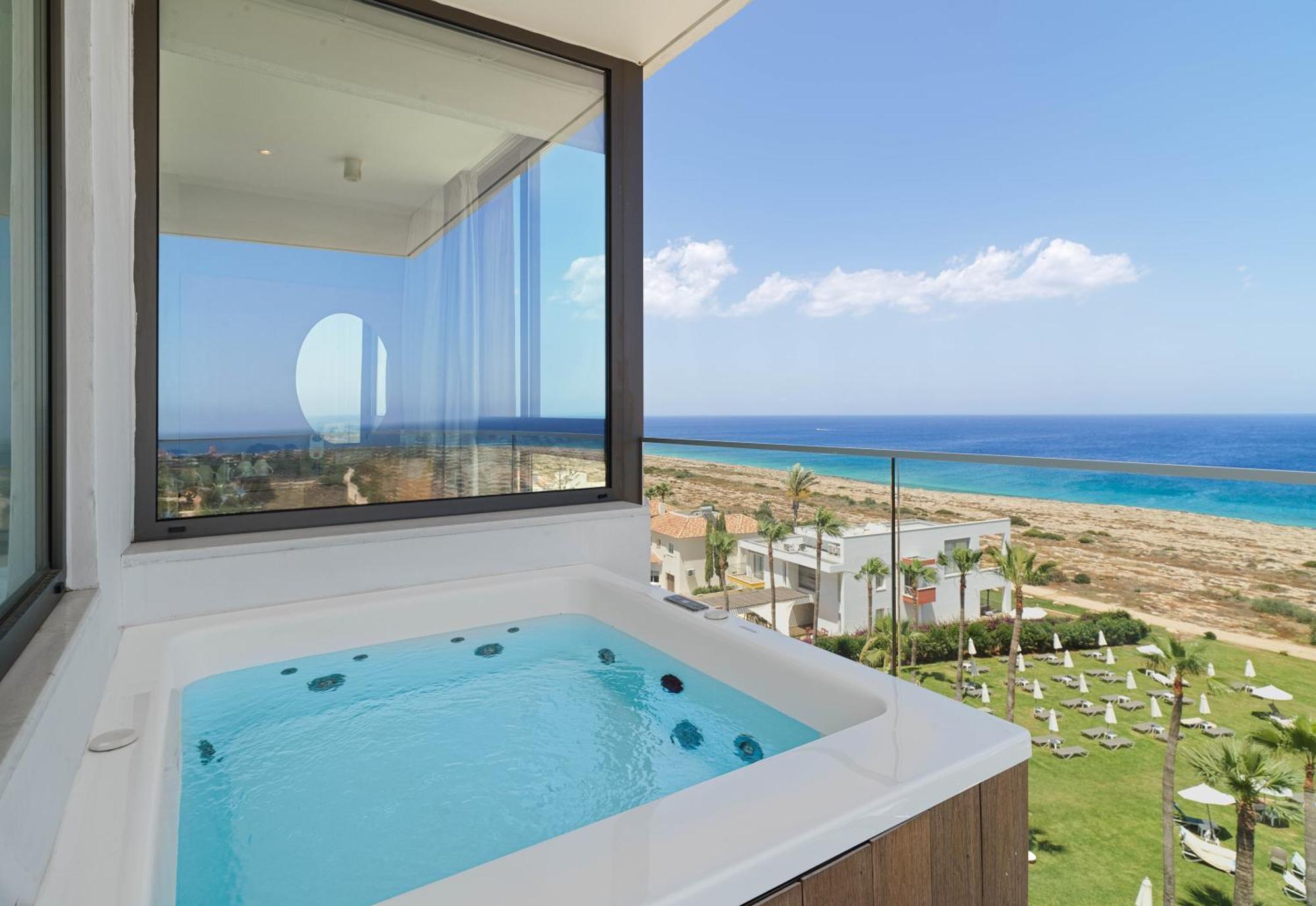 Junior Suite Sea View & Spa Bath