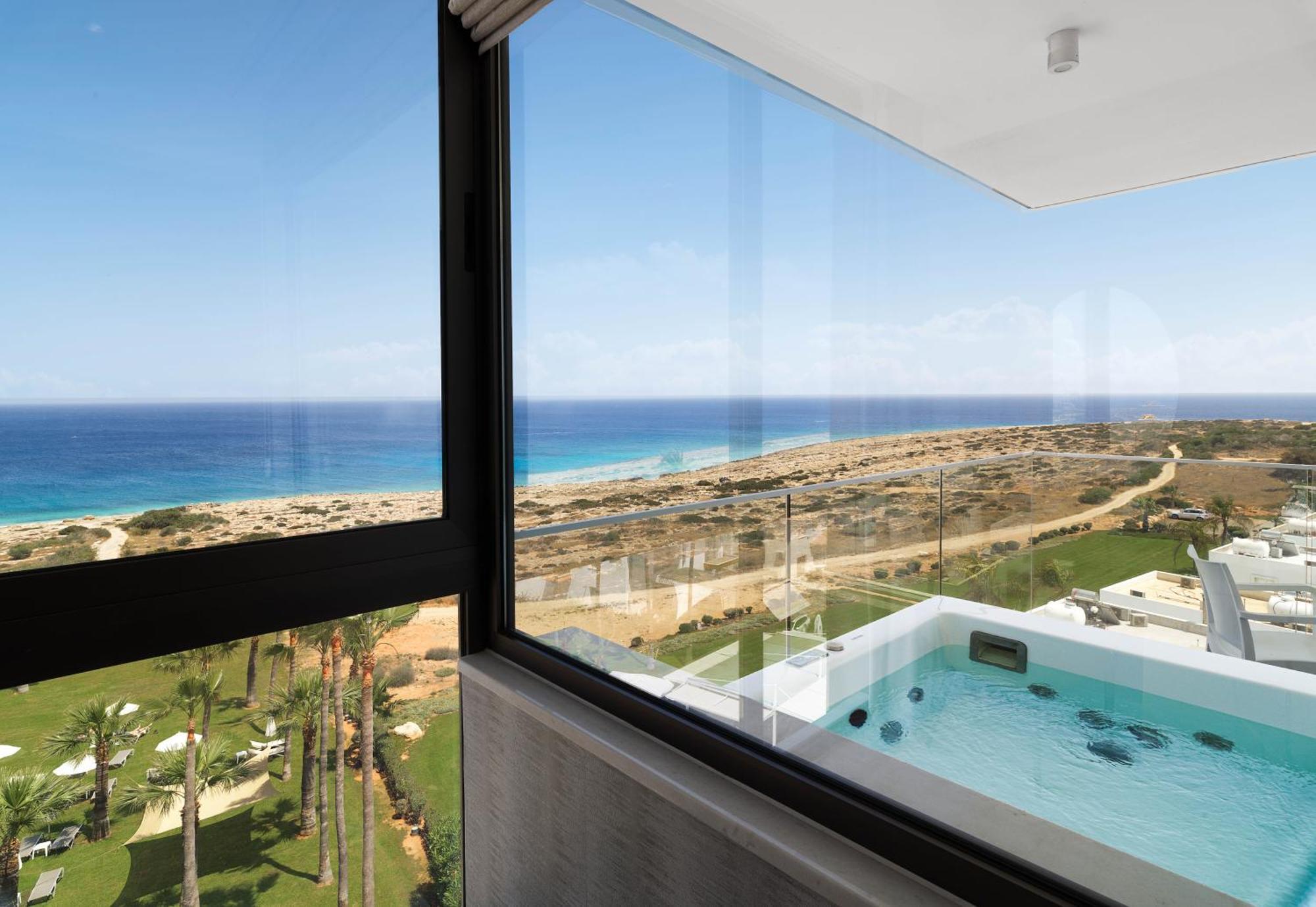 Junior Suite Sea View & Spa Bath