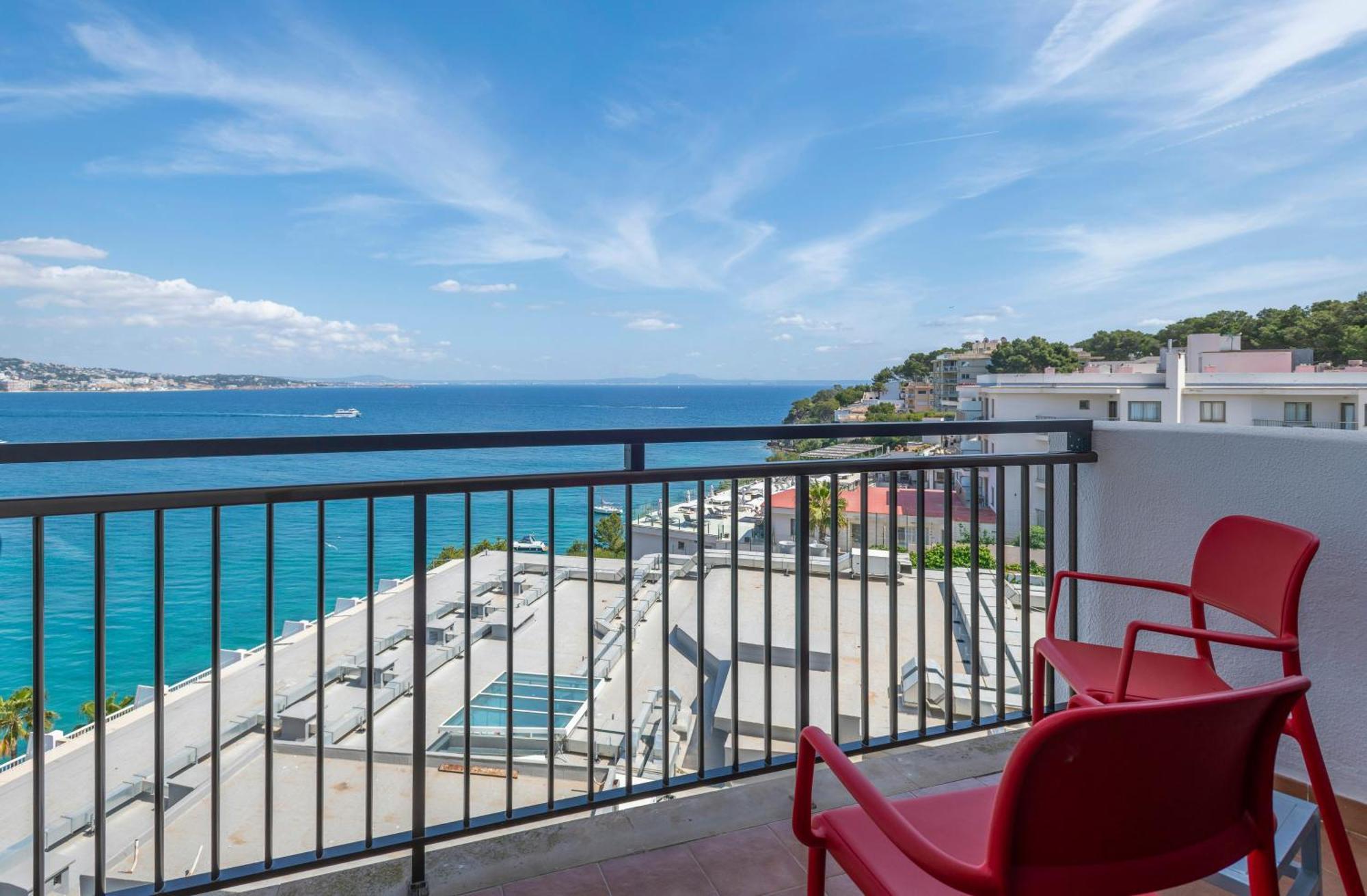 Superior Double Side Sea View