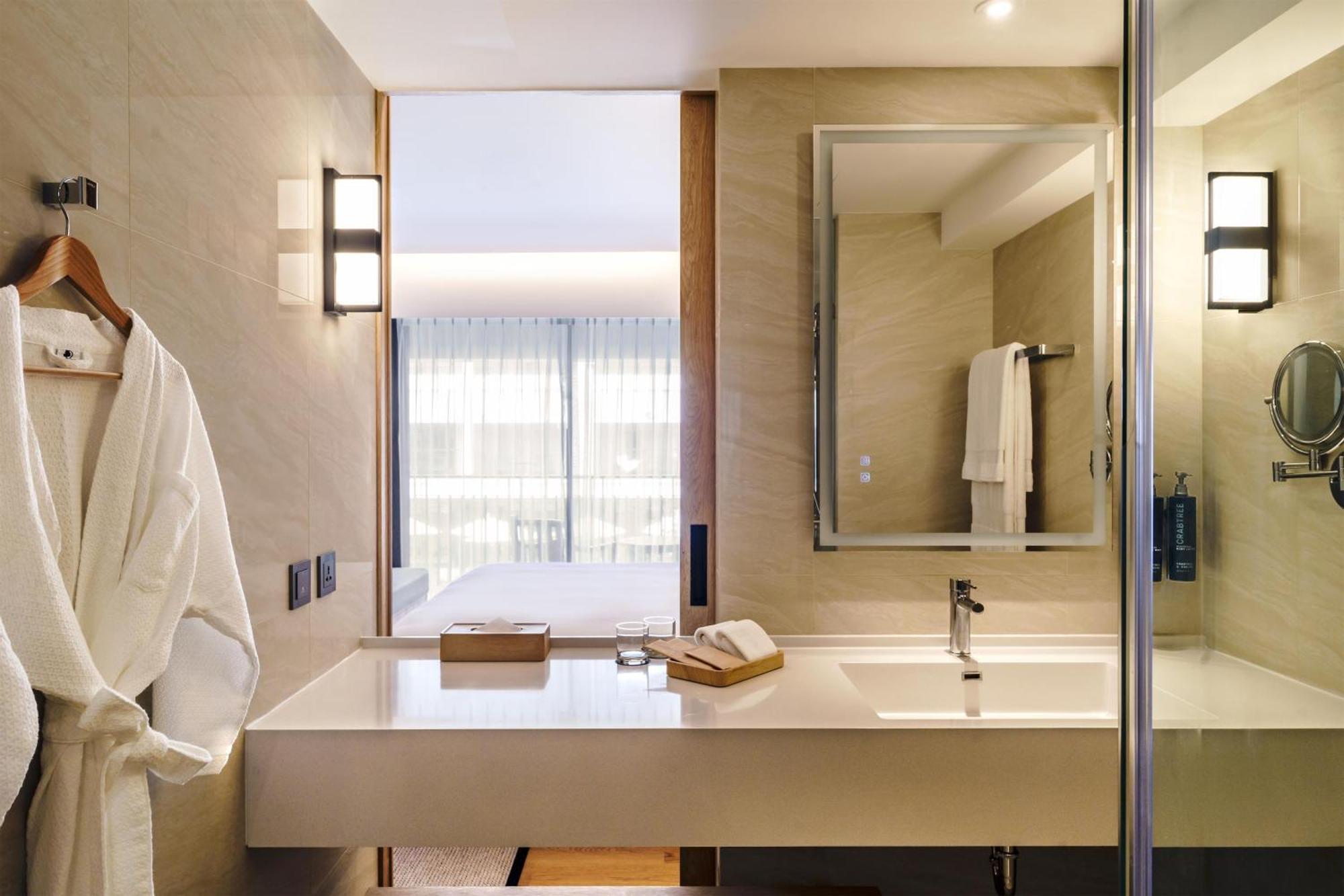 Deluxe King Room Balcony