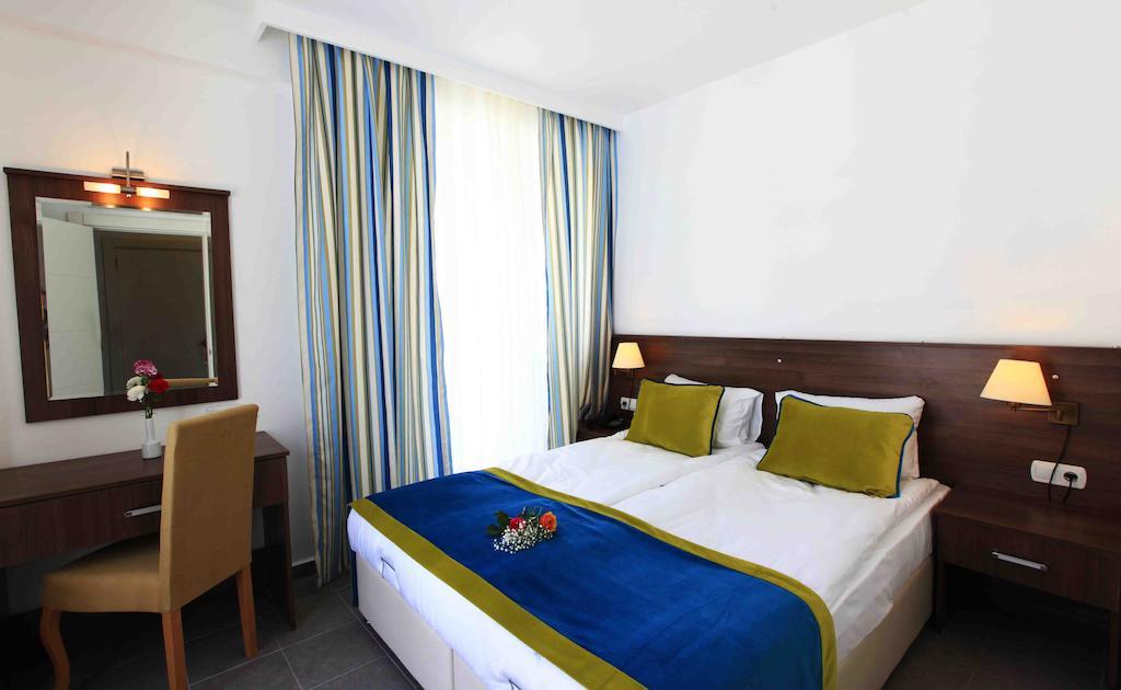 Standard  Room with Balcony with Land View