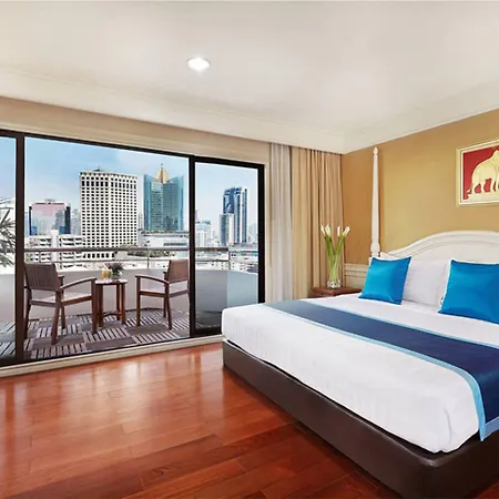 Centre Point Sukhumvit 10-3