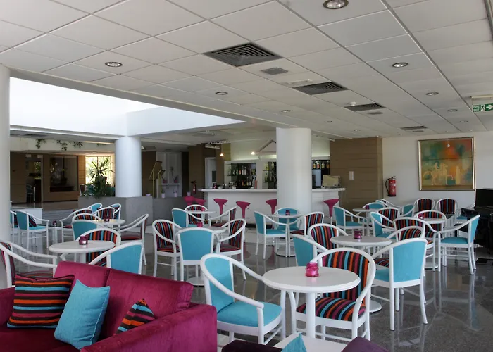 Family Hotel: Crystal Springs Beach Hotel