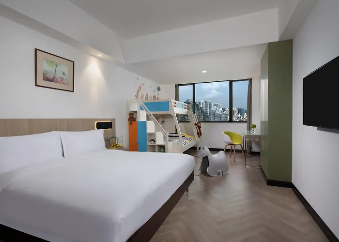 Resort: Holiday Inn Shanghai Vista