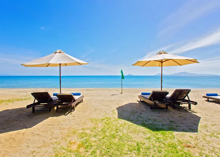 Trip to College Hoi An Beach