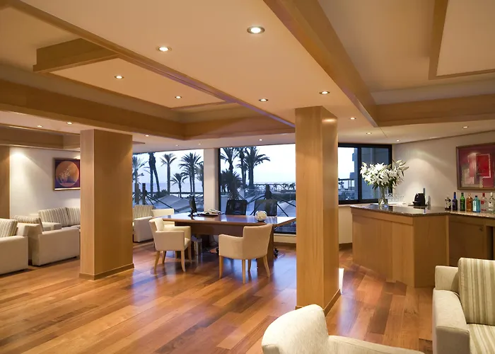 Romantisches Hotel: Constantinou Bros Asimina Suites Hotel (Adults Only)