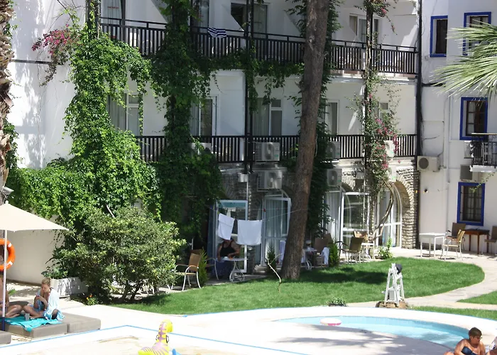 Hotel Am Strand Sami Beach