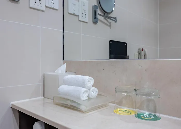 Resort: Holiday Inn Shanghai Vista